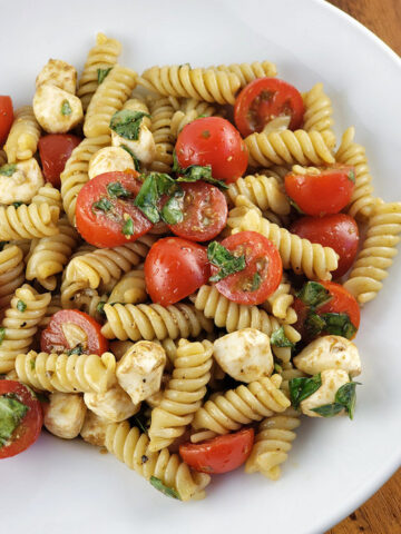 Caprese Pasta Salad Recipe - BlogChef