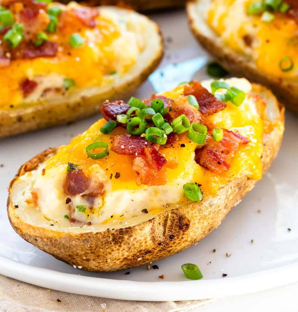 How to Cook Baked Potatoes in the Microwave