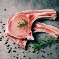 How to Cook Thin Boneless Pork Chops on the Stove