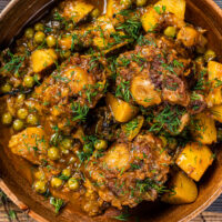 How to cook oxtails and potatoes