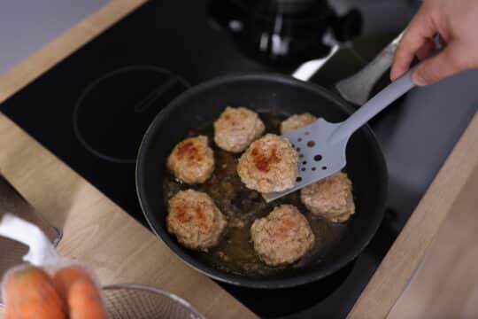 How Long To Cook Meatballs On The Stove (3)